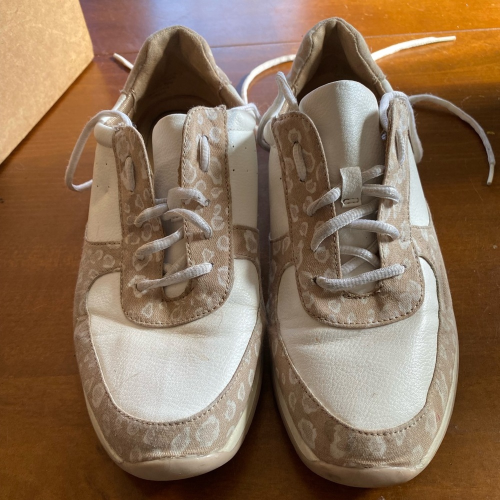 Life stride cheetah print sneaker